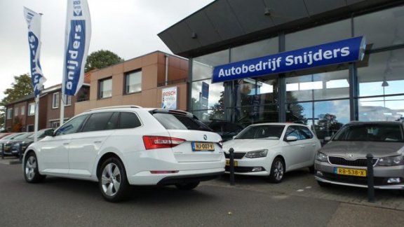 Skoda Superb Combi - 1.6 TDI AMBITION BUSINESS PDC/NAVI Volledige onderhoudshistorie - 1