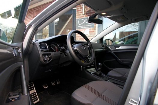 Volkswagen Golf - 1.2 TSI Edition - 1