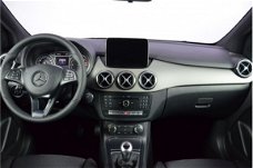 Mercedes-Benz B-klasse - 180d BS Navigatie, Led verlichting, Stoelverwarming, Parktronic incl. achte