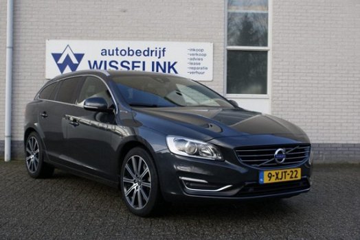 Volvo V60 - 2.4 D6 AWD Plug-In Hybrid Summum - 1