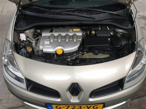 Renault Clio - 1.6-16V Dynam.Luxe*AUTOMAAT*5DRS*BIJZONDER NETJESNWE APK - 1