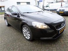 Volvo V40 - 2.0 D4 Summum Automaat Vol Opties Zeer Nette Auto Inruil mogelijk