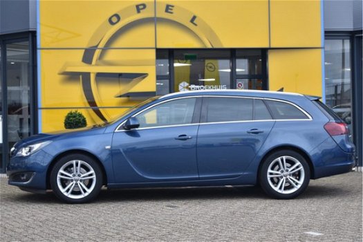 Opel Insignia Sports Tourer - 2.0 CDTI | Business Executive+ | Automaat | Navigatie | Adaptieve Crui - 1