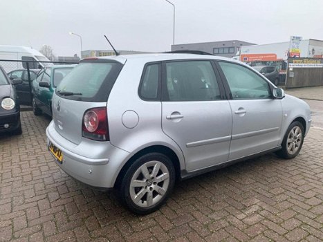 Volkswagen Polo - 1.9 TDI Highline ( LAGE KM - NAP / APK / AIRCO / CLIMA / DAK / 5DRS ) - 1