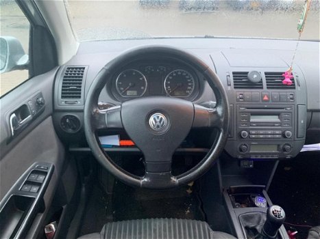 Volkswagen Polo - 1.9 TDI Highline ( LAGE KM - NAP / APK / AIRCO / CLIMA / DAK / 5DRS ) - 1