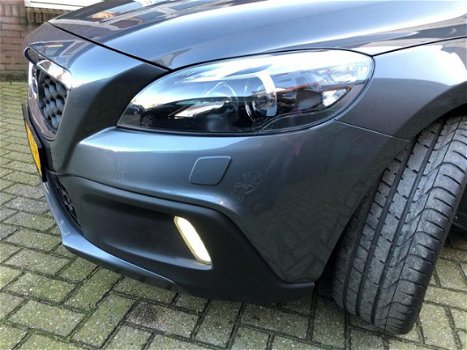 Volvo V40 Cross Country - 2.5 T5 AWD Momentum | Camera | Automaat | 255 pk | Navigatie | Cruise | - 1