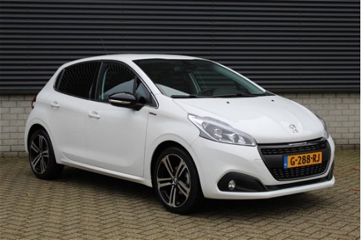 Peugeot 208 - 1.2 110pk 5D EAT6 GT-Line AUTOMAAT / navi / - 1