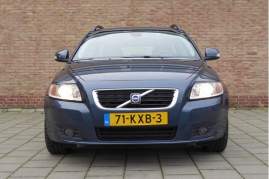 Volvo V50 - 1.6D Momentum * Distributie nieuw - 1