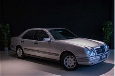Mercedes-Benz E-klasse - 240 Elegance E240 | AUT | 69k km's | CAR-PASS | Youngtimer | Uniek | Garant