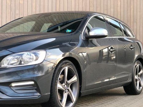 Volvo V60 - 2.0 D4 R-Design 2014 Grijs *AUTOMAAT - 1