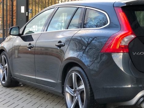 Volvo V60 - 2.0 D4 R-Design 2014 Grijs *AUTOMAAT - 1