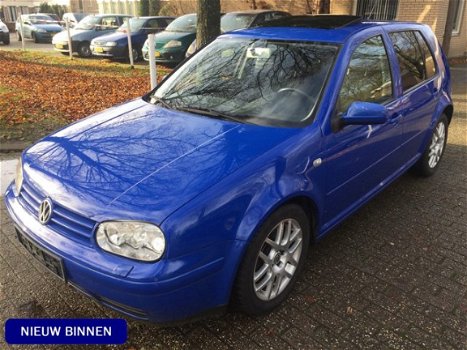 Volkswagen Golf - 2.3 V5 Highline AUTOMAAT AIRCO 5 DEURS - 1