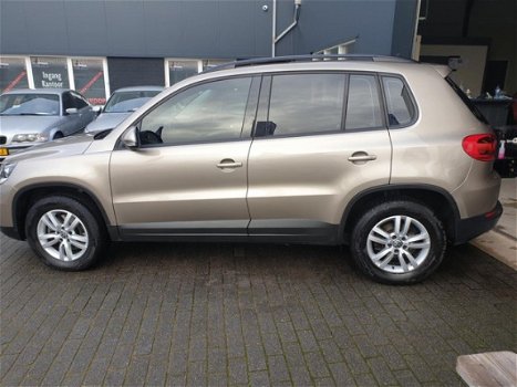 Volkswagen Tiguan - 2.0 TDI Track&Field 4Motion |pano|DSG|NAV - 1