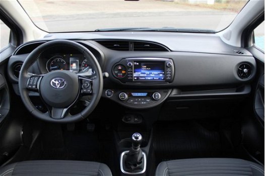 Toyota Yaris - 1.5 VVT-i Dynamic | Rijklaar | Cruise | Climate | Camera - 1