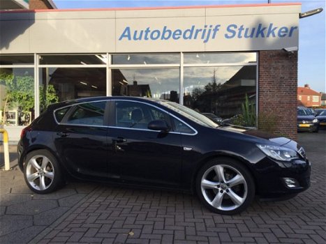 Opel Astra - 1.6 Turbo 132 KW 5 Deurs 19” Trekhaak Navi - 1