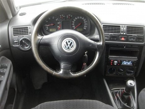 Volkswagen Bora - 1.6 Trendline - 1