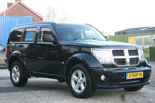 Dodge Nitro - 2.8 CRD 4X4 AUT SXT GRIJS KENTEKEN - 1