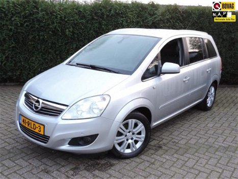 Opel Zafira - 1.8 Cosmo Automaat | Leer | Stoelverwarming | Trekhaak | Navigatie - 1