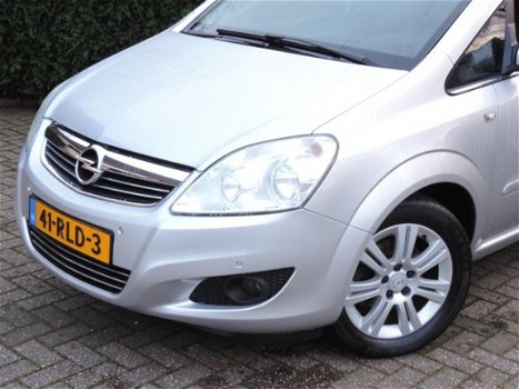 Opel Zafira - 1.8 Cosmo Automaat | Leer | Stoelverwarming | Trekhaak | Navigatie - 1