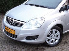 Opel Zafira - 1.8 Cosmo Automaat | Leer | Stoelverwarming | Trekhaak | Navigatie