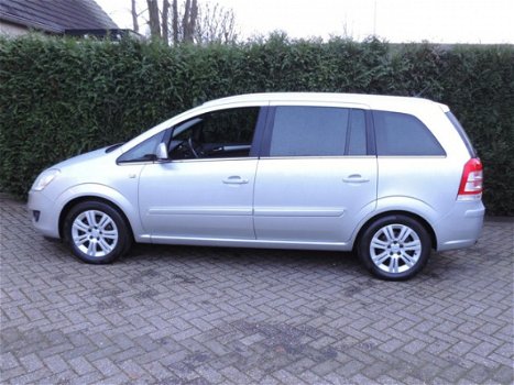 Opel Zafira - 1.8 Cosmo Automaat | Leer | Stoelverwarming | Trekhaak | Navigatie - 1