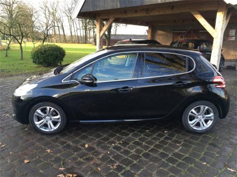 Peugeot 208 - 1.4 VTi Griffe compleet uitgevoerd - 1