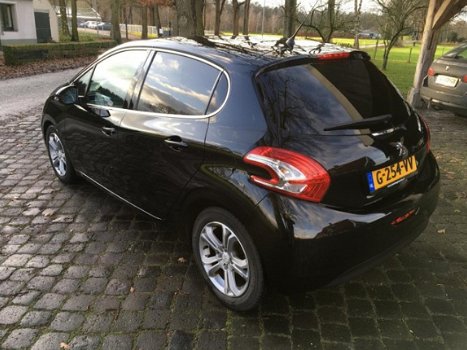 Peugeot 208 - 1.4 VTi Griffe compleet uitgevoerd - 1