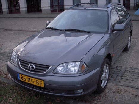 Toyota Avensis Wagon - 1.8 16V VVT-I LINEA SOL YOUNGTIMER - 1