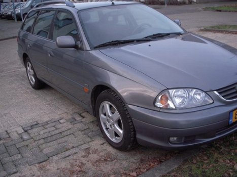 Toyota Avensis Wagon - 1.8 16V VVT-I LINEA SOL YOUNGTIMER - 1