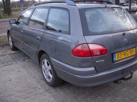 Toyota Avensis Wagon - 1.8 16V VVT-I LINEA SOL YOUNGTIMER - 1