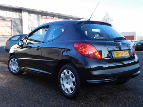 Peugeot 207 - 1.4-16V XR - 1