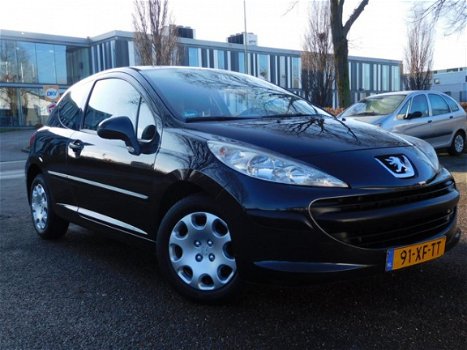 Peugeot 207 - 1.4-16V XR - 1