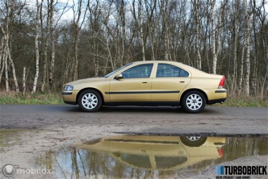 Volvo S60 - D5 | Automaat | ECC | Cruise | Trekhaak | 100% onderhouden - 1