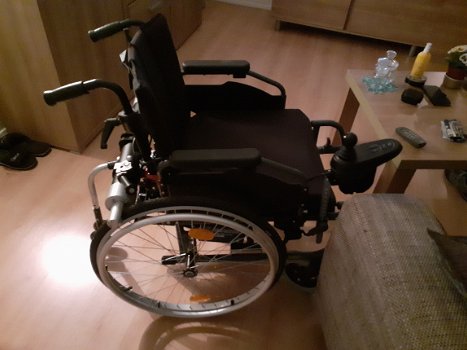 Electrische rolstoel met light-drive systeem - 1