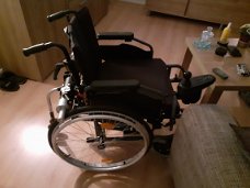 Electrische rolstoel met light-drive systeem
