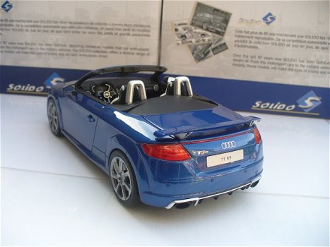 GTSpirit 1/18 Audi TT RS Cabrio Blauw - 4