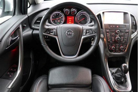 Opel Astra - 120pk Turbo Cosmo (LEER/Climate/NAV./17