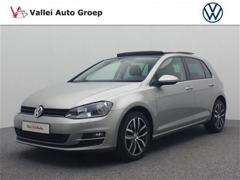 Volkswagen Golf - 1.2 TSI 110PK Cup Edition | Navigatie | Panoramadak | Park Assist | Parkeersensore - 1