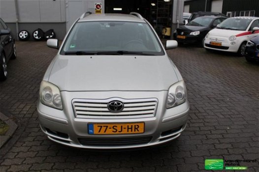 Toyota Avensis Wagon - 2.0 16v VVT-i D4 Linea Luna - 1