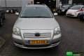 Toyota Avensis Wagon - 2.0 16v VVT-i D4 Linea Luna - 1 - Thumbnail