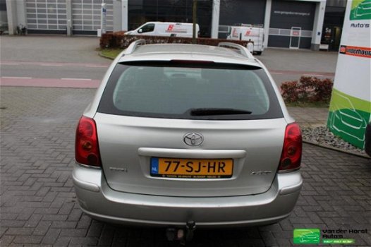 Toyota Avensis Wagon - 2.0 16v VVT-i D4 Linea Luna - 1