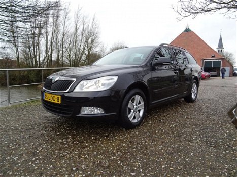 Skoda Octavia Combi - 1.2 TSI Ambition Business Line Met Navi + Clima + Cruise Nu € 5.975, - 1