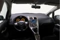 Toyota Auris - 1.6-16V Sol Business, Airco, NAVI, Elektrische ramen voor en achter, Dealer onderhoud - 1 - Thumbnail