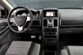 Chrysler Grand Voyager - 3.8i V6 SE AUTOMAAT / STOW 'N GO / LEDER / NAVI / 7 PERS - 1 - Thumbnail