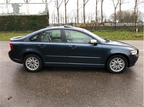 Volvo S40 - 2.0D Momentum / Leer / Navi / Automaat - 1