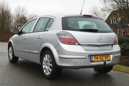 Opel Astra - 1.4I 90pk Temptation airco/cruise/trekhaak/5-drs - 1