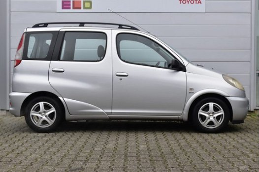 Toyota Yaris Verso - 1.5-16V VVT-i Sol - 1