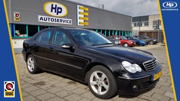 Mercedes-Benz C-klasse - 200 CDI Avantgarde Automaat, lage originele KM, Navi - 1