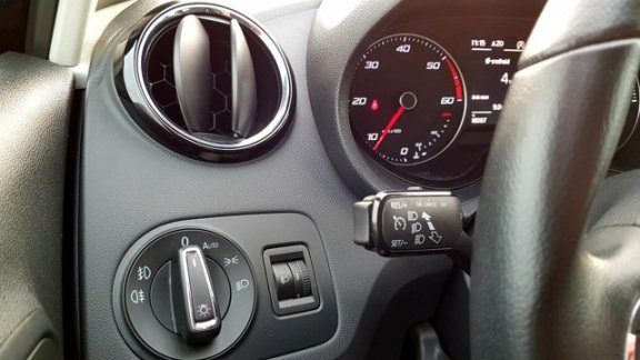Seat Ibiza - 1.4 TDI Style Connect Android auto en Apple carplay, als NIEUW - 1