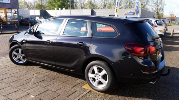 Opel Astra Sports Tourer - 1.4 Turbo Edition Trekhaak, parkeersensoren - 1